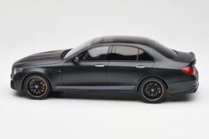 Mercedes AMG E63 S W213 Edition 1 ナイトブラック GT Spirit 1:18 B66963111 レジン - 画像 3/6