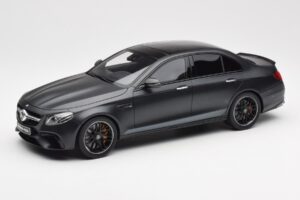 Mercedes AMG E63 S W213 Edition 1 ナイトブラック GT Spirit 1:18 B66963111 レジン