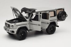 Mercedes G 63 AMG 4x4 Squared Arabian Grey Almost Real 1:18 820829 メタル - 画像 2/8
