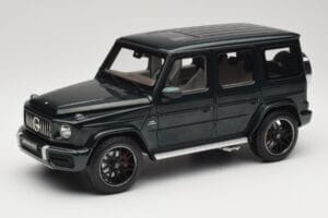 Mercedes G 63 AMG W463 Green Metallic Minichamps 1:18 110037066 メタル