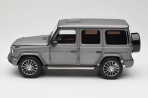 Mercedes G-Class G500 W463A Designo Platinum Magno Minichamps 1:18 B66960811 メタル - 画像 4/8
