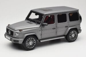 Mercedes G-Class G500 W463A Designo Platinum Magno Minichamps 1:18 B66960811 メタル