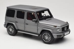 Mercedes G-Class G500 W463A Designo Platinum Magno Minichamps 1:18 B66960811 メタル - 画像 6/8