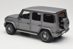 Mercedes G-Class G500 W463A Designo Platinum Magno Minichamps 1:18 B66960811 メタル - 画像 7/8