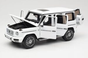 Mercedes G-Class G 500 W463A Diamond White Metallic Minichamps 1:18 113037111 メタル - 画像 2/8
