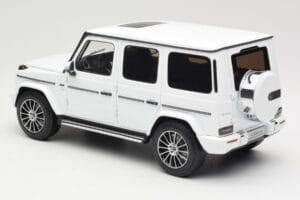 Mercedes G-Class G 500 W463A Diamond White Metallic Minichamps 1:18 113037111 メタル - 画像 7/8