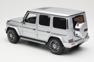 Mercedes G-Class G 500 W463A Iridium Silver Metallic Minichamps 1:18 113037112 メタル - 画像 7/8