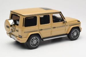Mercedes G-Class G 500 W463A Solarbeam Yellow Metallic Minichamps 1:18 113037108 メタル - 画像 3/8