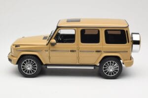 Mercedes G-Class G 500 W463A Solarbeam Yellow Metallic Minichamps 1:18 113037108 メタル - 画像 4/8