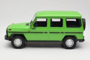 Mercedes G-Class W460 LWB グリーン Minichamps 1:18 155038101 メタル - 画像 3/6