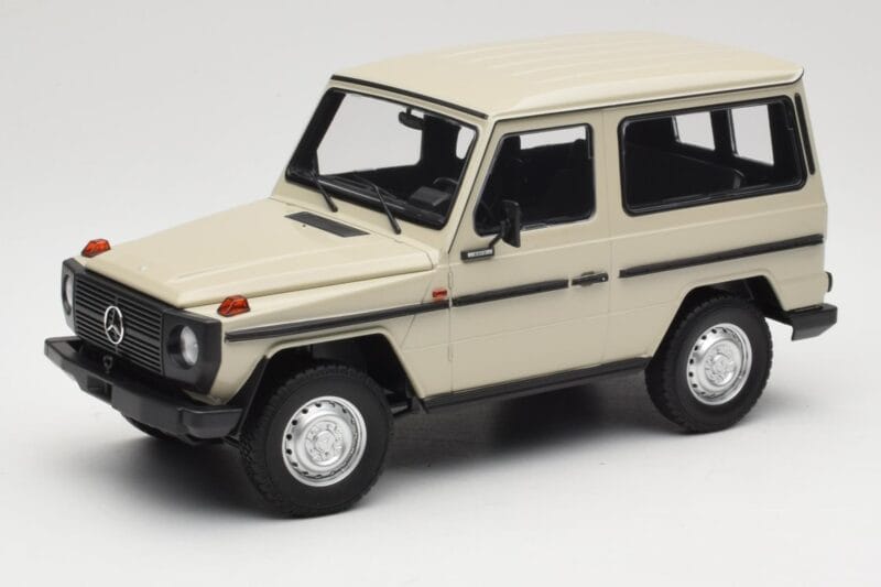 Mercedes G-Class W460 SWB Grey Metallic Minichamps 1:18 155038004 メタル