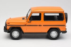 Mercedes G-Class W460 SWB オレンジ Minichamps 1:18 155038000 メタル - 画像 3/6