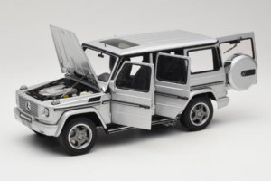 Mercedes G55 AMG W463 シルバー AUTOart 1:18 76247 メタル - 画像 2/8