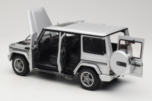 Mercedes G55 AMG W463 シルバー AUTOart 1:18 76247 メタル - 画像 5/8
