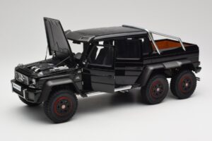Mercedes AMG G63 W463 6x6 Gloss ブラック AUTOart 1:18 76306 コンポジット - 画像 2/8