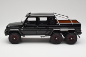 Mercedes AMG G63 W463 6x6 Gloss ブラック AUTOart 1:18 76306 コンポジット - 画像 4/8