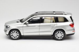 Mercedes GL-Class X166 イリジウムシルバー Metallic Norev 1:18 B66960097 メタル - 画像 4/8