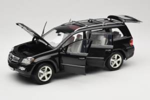 Mercedes GL X164 Period Brown Minichamps 1:18 B66962336 メタル - 画像 2/8