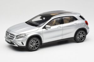 Mercedes GLA X156 Polar シルバー メタリック Norev 1:18 B66960267 メタル