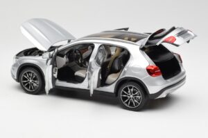 Mercedes GLA X156 Polar シルバー メタリック Norev 1:18 B66960267 メタル - 画像 5/8