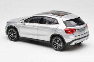 Mercedes GLA X156 Polar シルバー メタリック Norev 1:18 B66960267 メタル - 画像 7/8
