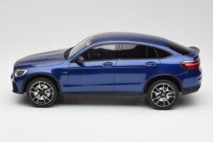 Mercedes AMG GLC 43 クーペ ブリリアントブルー GT Spirit 1:18 B66960468 レジン - 画像 3/6