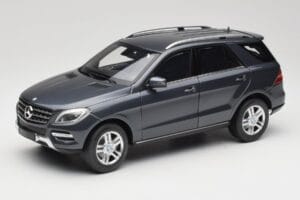 Mercedes M-Class W164 Grey Metallic Minichamps 1:18 100030100 メタル