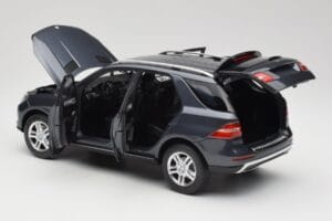 Mercedes M-Class W164 Grey Metallic Minichamps 1:18 100030100 メタル - 画像 5/8