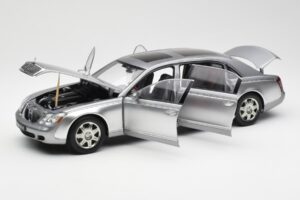 Maybach 62 LWB ヒマラヤシルバー Dealer Edition AUTOart 1:18 B66962178 メタル - 画像 2/8