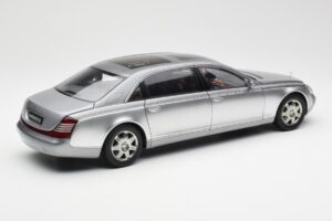 Maybach 62 LWB ヒマラヤシルバー Dealer Edition AUTOart 1:18 B66962178 メタル - 画像 3/8