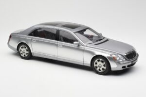 Maybach 62 LWB ヒマラヤシルバー Dealer Edition AUTOart 1:18 B66962178 メタル - 画像 6/8