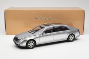Maybach 62 LWB ヒマラヤシルバー Dealer Edition AUTOart 1:18 B66962178 メタル - 画像 8/8