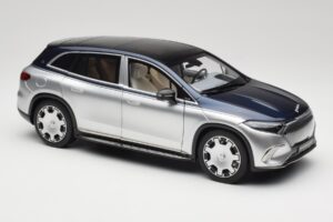 Mercedes Maybach EQS 680 V297 ブルー NZG 1:18 1060/23 メタル - 画像 6/8