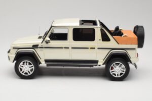 Mercedes Maybach G650 Landaulet W463 ホワイト Schuco 1:18 450017800 メタル - 画像 3/6