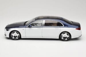 Mercedes Maybach S-Class Z223 Nautical Blue Diamond White Almost Real 1:18 820126 メタル - 画像 4/8