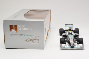 Mercedes MGP W01 #4 N. Rosberg Mercedes GP Showcar 2010 Minichamps 1:18 150100074 メタル - 画像 6/7
