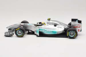 Mercedes MGP W02 #8 N. Rosberg Mercedes GP Showcar 2011 Minichamps 1:18 110110078 メタル - 画像 3/7