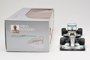Mercedes MGP W02 #8 N. Rosberg Mercedes GP Showcar 2011 Minichamps 1:18 110110078 メタル - 画像 6/7