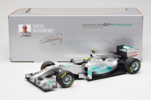 Mercedes MGP W02 #8 N. Rosberg Mercedes GP Showcar 2011 Minichamps 1:18 110110078 メタル - 画像 7/7