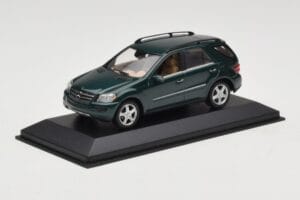 Mercedes ML 500 W164 ダークグリーン Minichamps 1:43 400034500 メタル - 画像 2/4