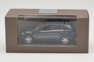Mercedes ML 500 W164 ダークグリーン Minichamps 1:43 400034500 メタル - 画像 4/4