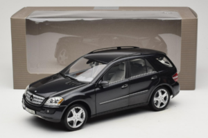 Mercedes ML W164 Obsidian Black ディーラー エディション Minichamps 1:18 B66962321 メタル - 画像 8/8
