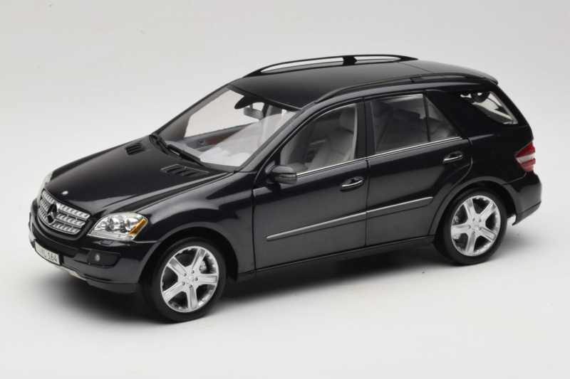 Mercedes ML W164 Obsidian Black ディーラー エディション Minichamps 1:18 B66962321 メタル