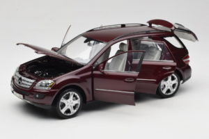 Mercedes ML W164 Red Metallic Minichamps 1:18 150034500 メタル - 画像 2/8