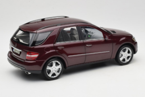 Mercedes ML W164 Red Metallic Minichamps 1:18 150034500 メタル - 画像 3/8
