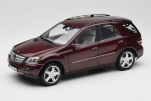 Mercedes ML W164 Red Metallic Minichamps 1:18 150034500 メタル