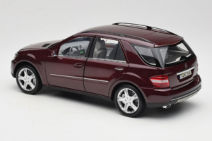 Mercedes ML W164 Red Metallic Minichamps 1:18 150034500 メタル - 画像 7/8