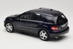 Mercedes ML W164 Tanzanite Blue ディーラー エディション Minichamps 1:18 B66962322 メタル - 画像 7/8