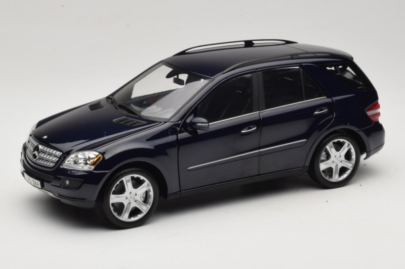 Mercedes ML W164 Tanzanite Blue ディーラー エディション Minichamps 1:18 Mercedes ML W164 Tanzanite Blue ディーラー エディション Minichamps 1:18 B66962322 メタル
