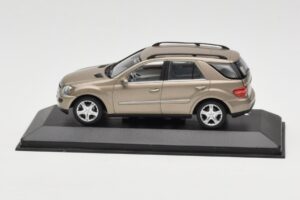 Mercedes ML W164 コッパーメタリック Minichamps 1:43 ML002 メタル